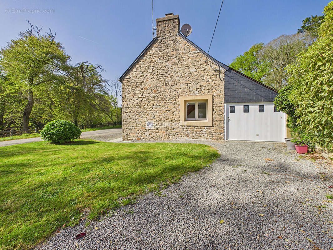 Maison à SAINT-EVARZEC