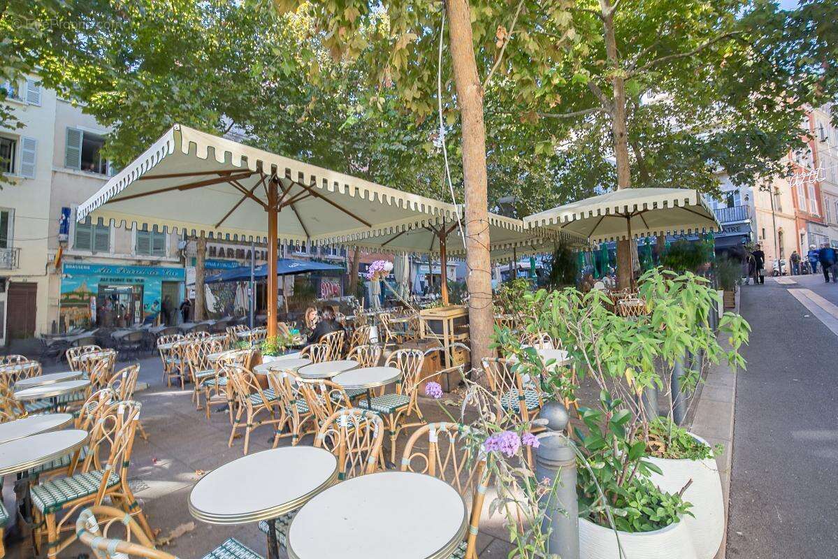 Appartement à MARSEILLE-2E