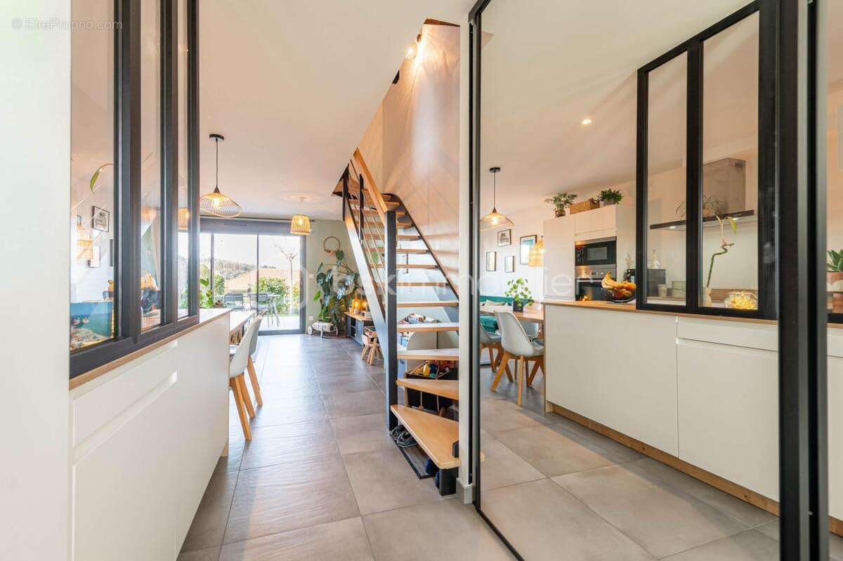 Appartement à CHAPEIRY