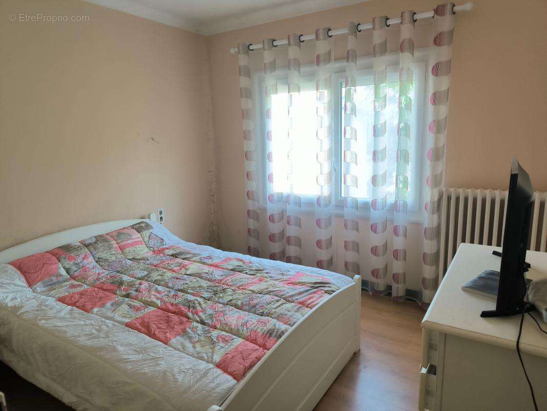 Maison en pierre  de 126 m2 terrain 5781 m2 + dependances+ gite - photo 25