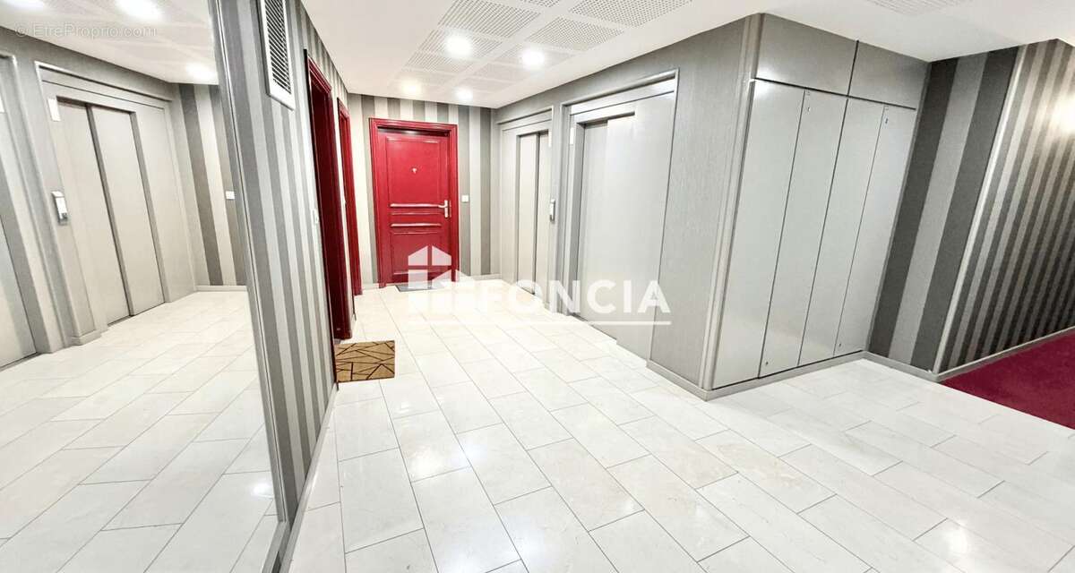 Proche gare plaisir-grignon - photo 2