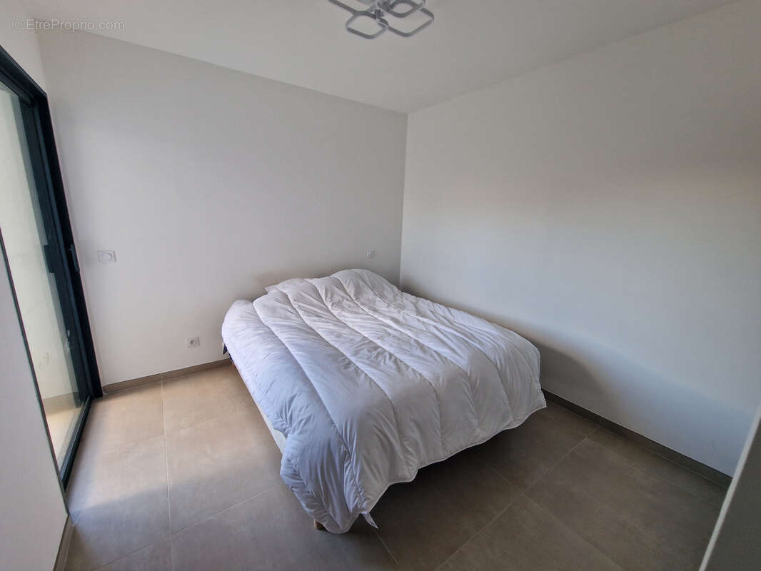 Maison à SAINT-BRES