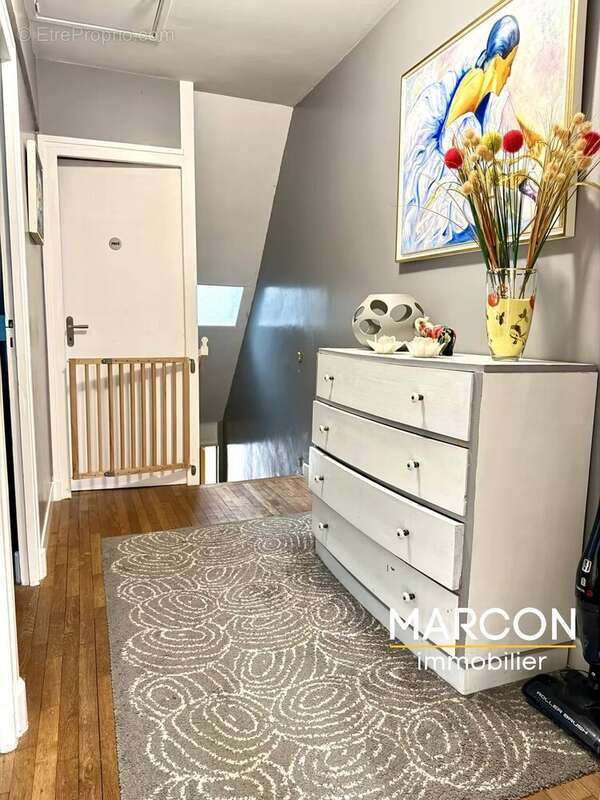 Maison à LE BOURG-D'HEM