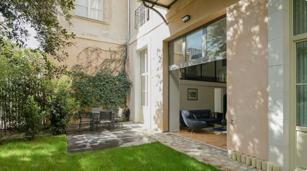 Appartement à PARIS-3E
