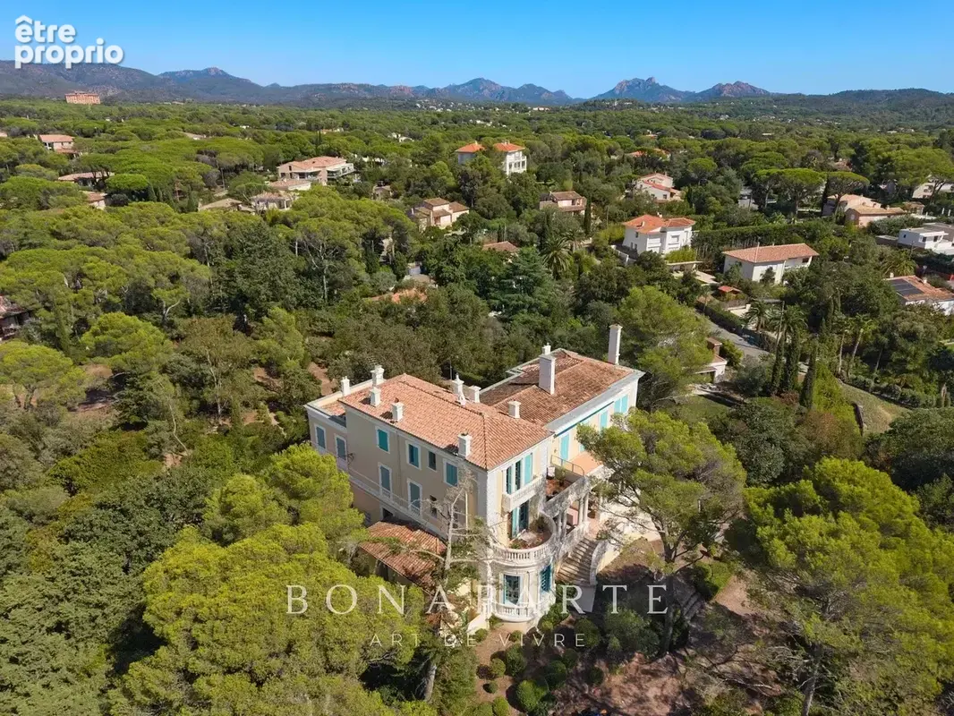 Exclusivite : vivre dans une demeure belle époque – appartement t3 avec jardin privatif et garage - photo 17