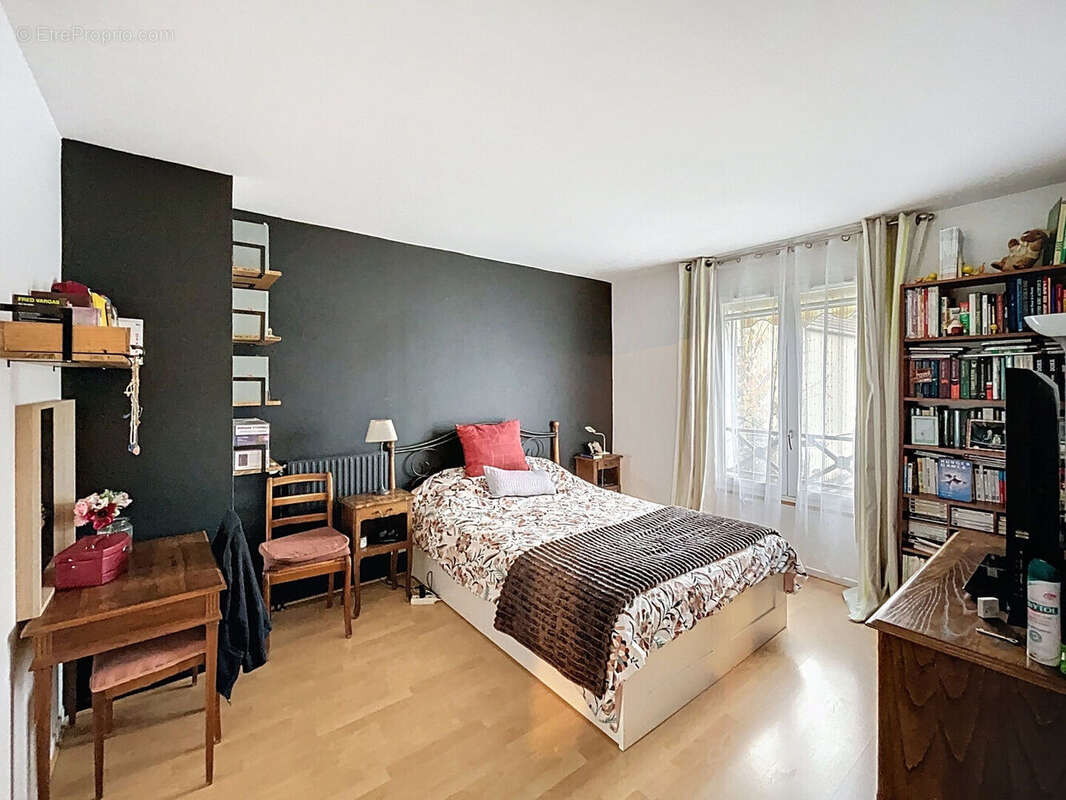 Maison à SAINT-PIERRE-DU-PERRAY