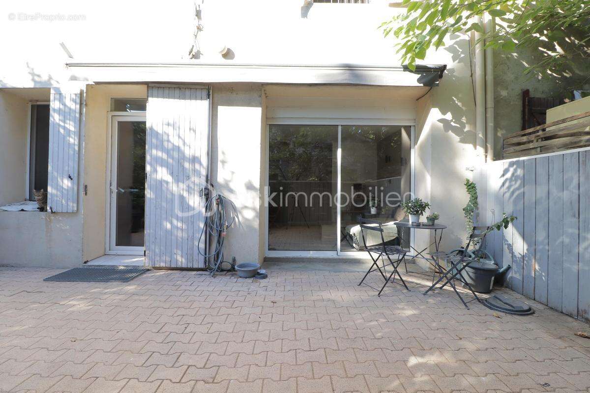 Maison à SAINT-LAURENT-D'AIGOUZE