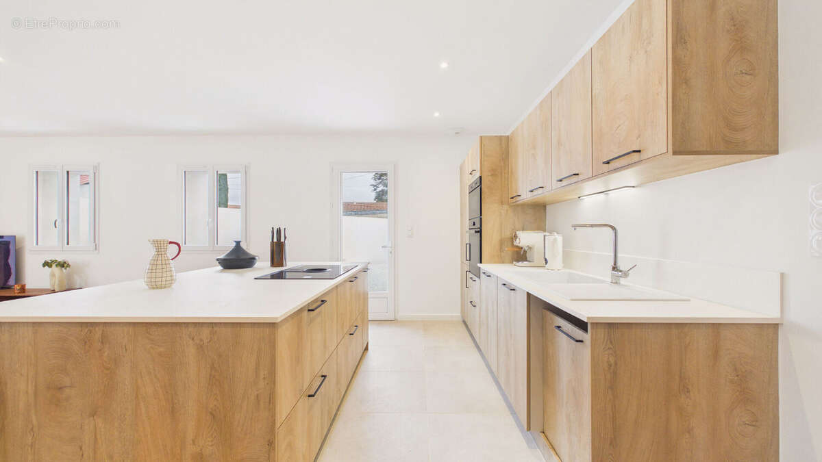 Maison familiale - place Lamothe - photo 6