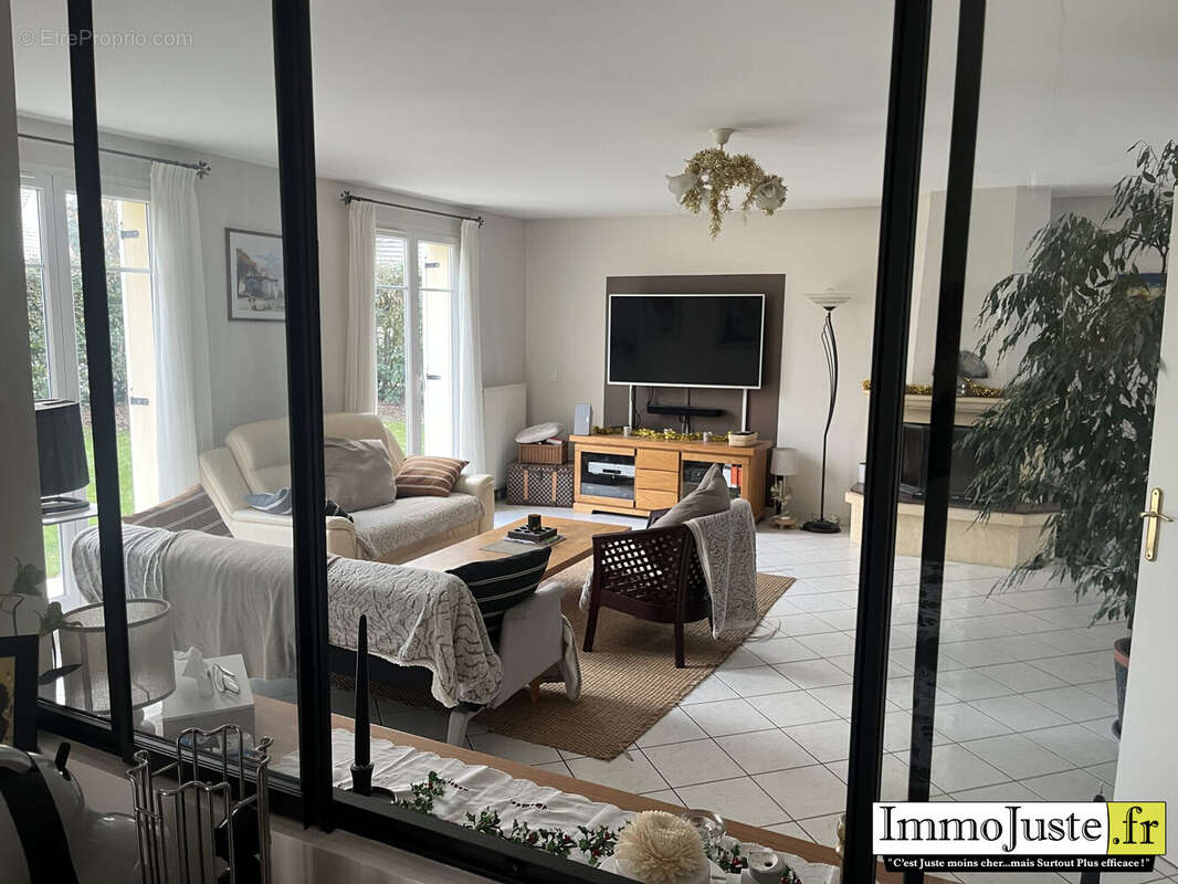 Maison à LE PERRAY-EN-YVELINES