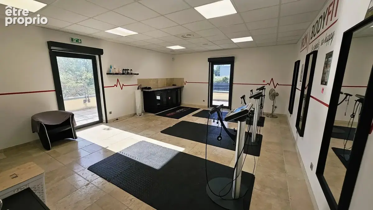 Commerce 134 m² à vendre à Uzes (30700) - photo 5