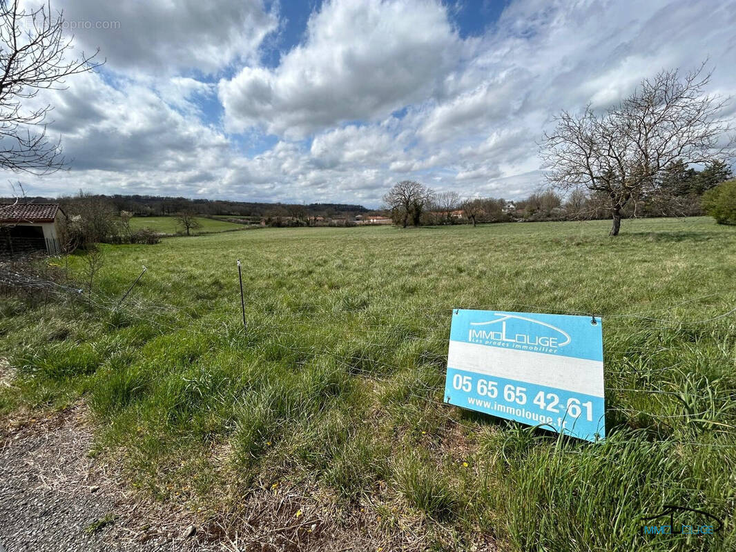 Terrain à VILLEFRANCHE-DE-ROUERGUE