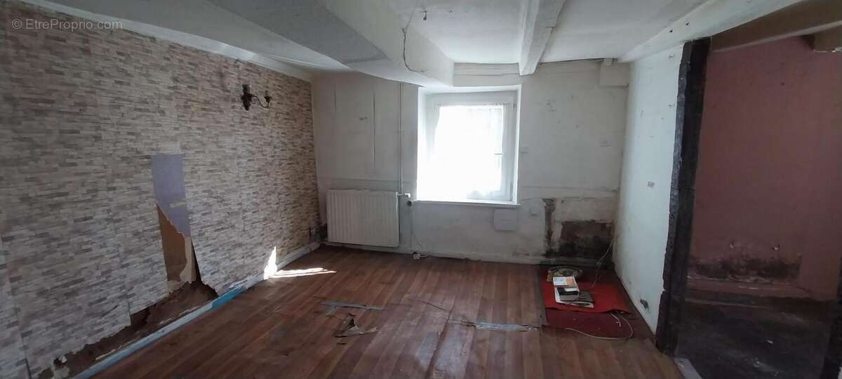 Maison à LA CHAPELLE-LES-LUXEUIL