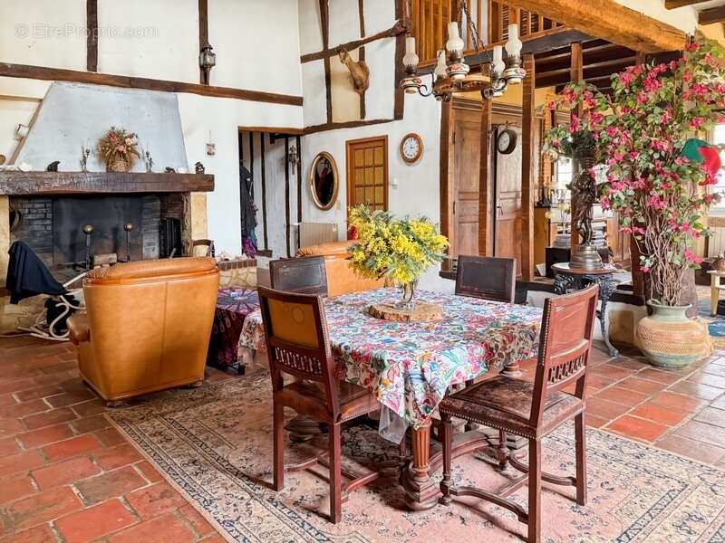 Maison à LE HOUGA