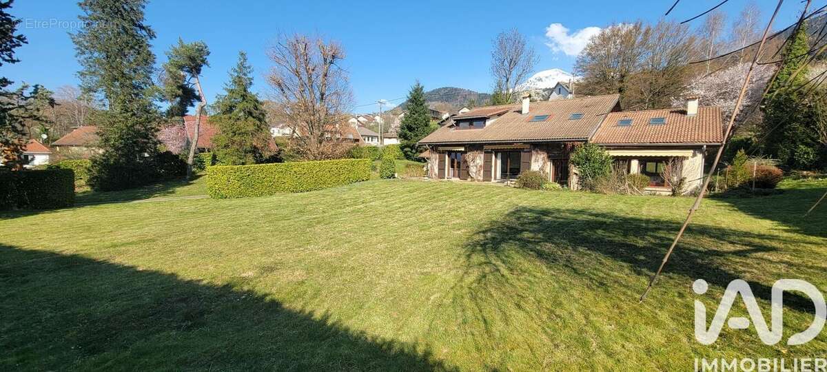 Photo 2 - Maison à SAINT-MARTIN-D'URIAGE