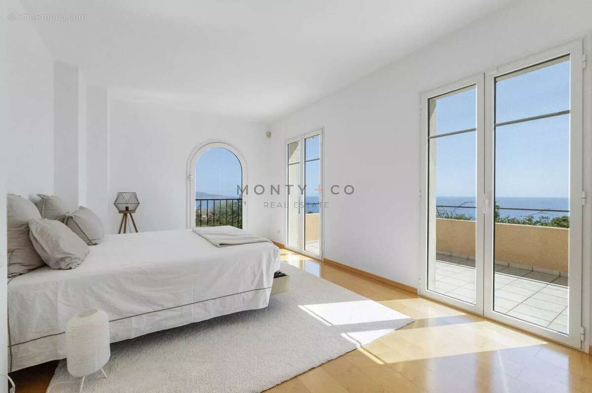 Vente Bastide Vue Mer Panoramique à Menton - photo 11