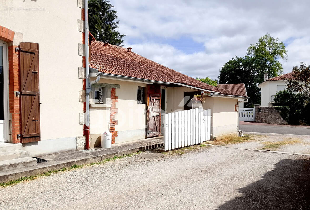 Maison à MAZIERES