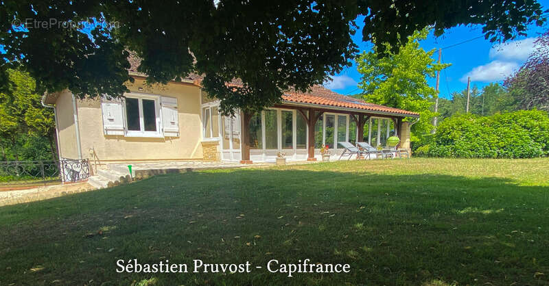 Maison à SAINT-PARDOUX-LA-RIVIERE