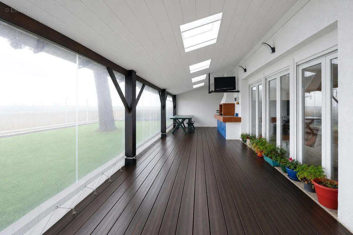 Maison familiale avec piscine à Venerque - photo 11