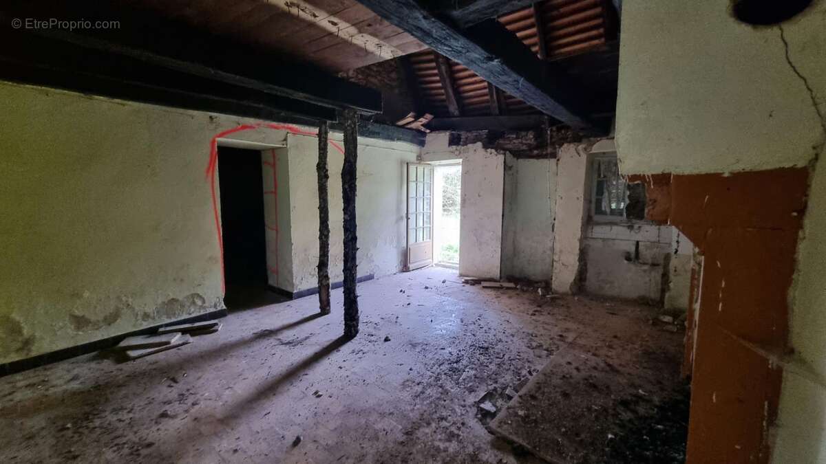 Maison à SAINT-FELIX-DE-VILLADEIX