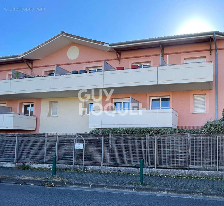 Appartement à BEAUZELLE