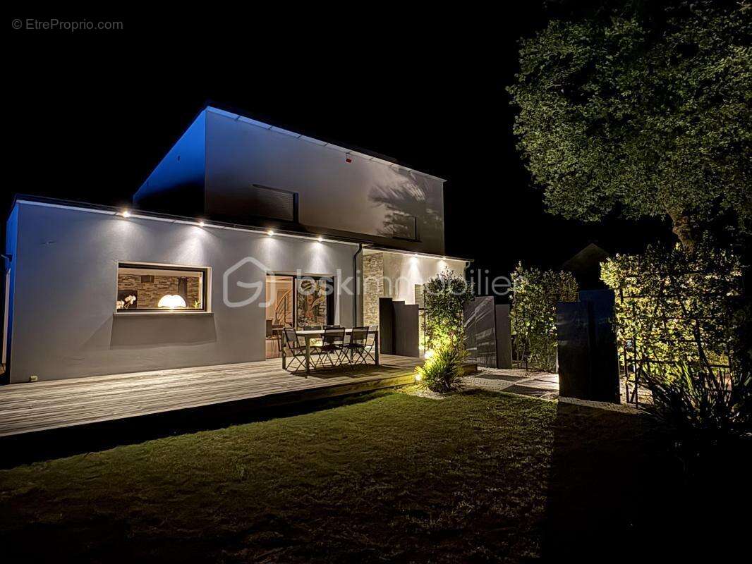 Maison à BAINS-SUR-OUST