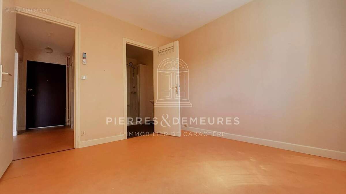 Appartement t2 climatise en rez-de-chaussee - photo 4