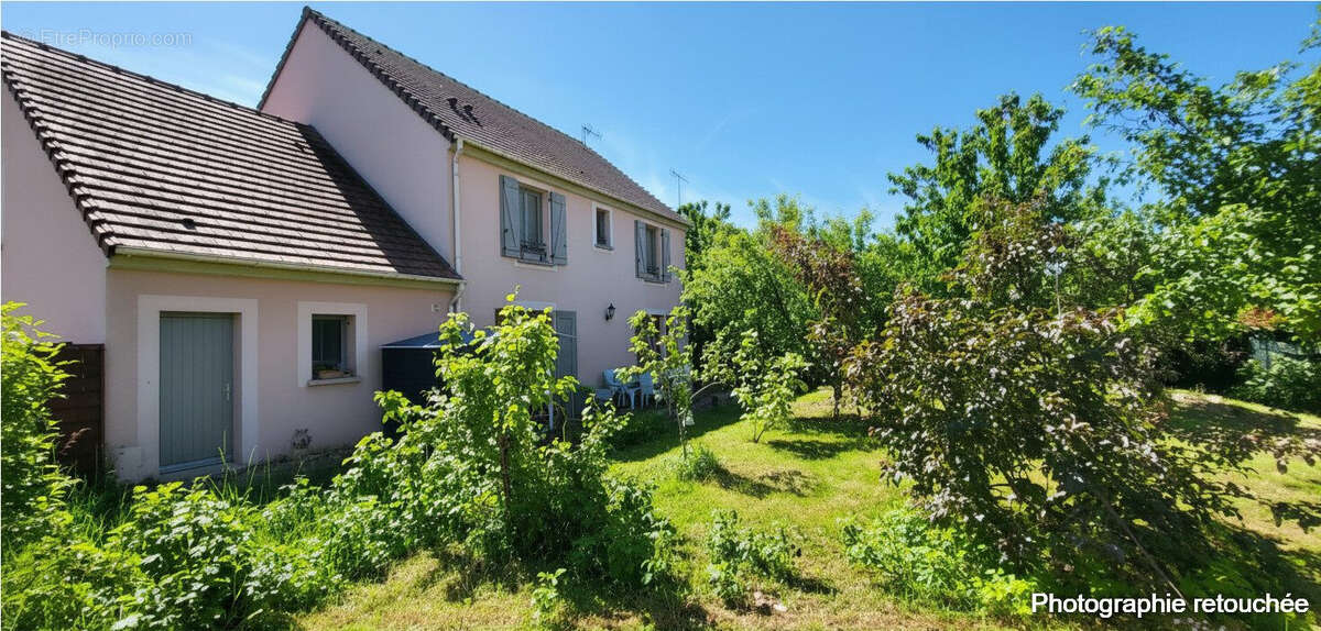 Maison à VULAINES-SUR-SEINE