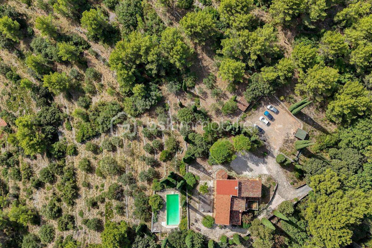 Maison à LE REVEST-LES-EAUX