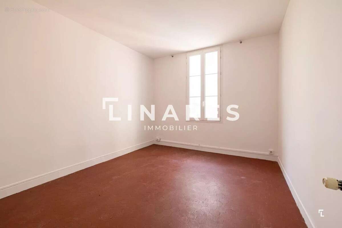 Appartement à MARSEILLE-1E