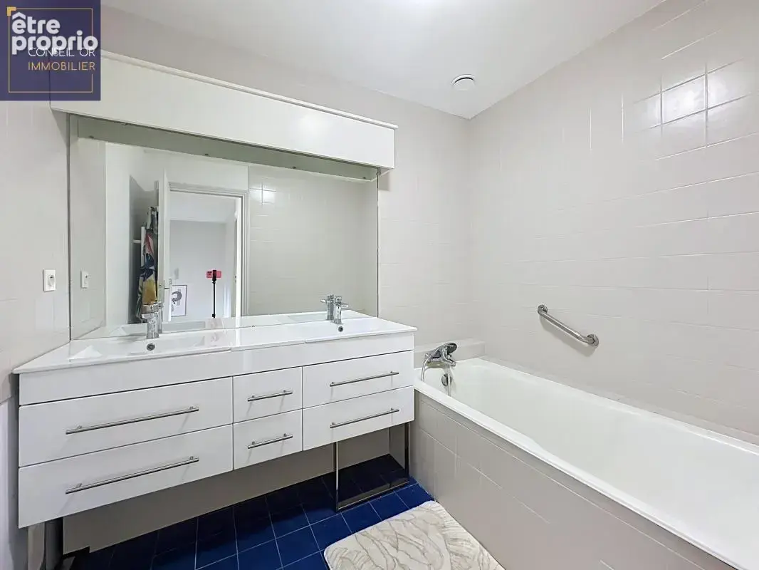Maison Saint-Genis-Laval La Chapelle aux Paons 5 pièces 125 m² sur terrain paysager 737 m² avec piscine - photo 10
