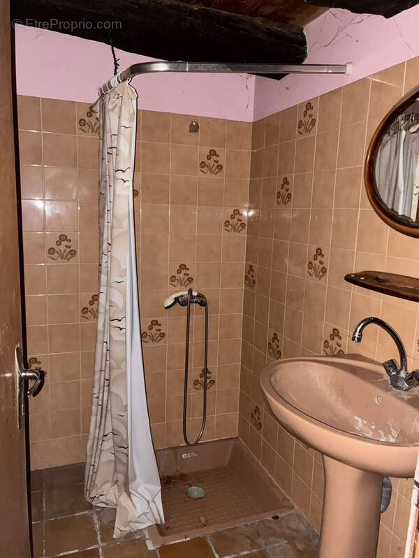 Maison à CASTELNAU-MONTRATIER