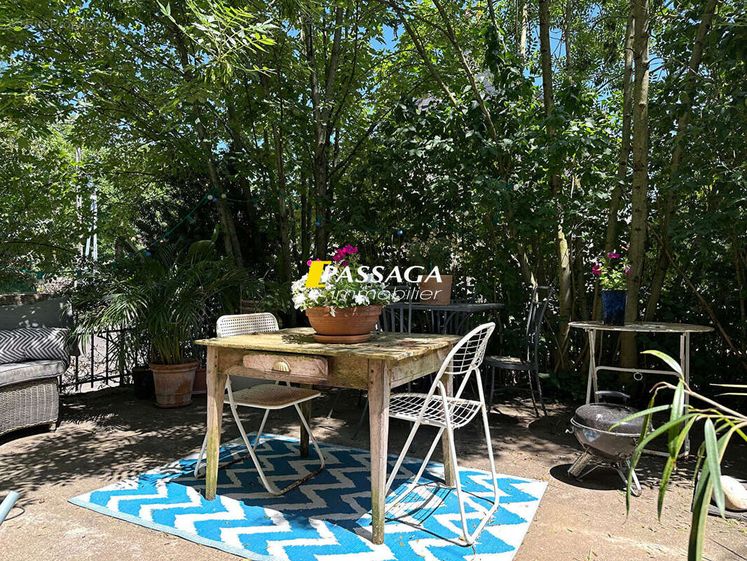 Maison à SAINT-SATURNIN-DE-LENNE