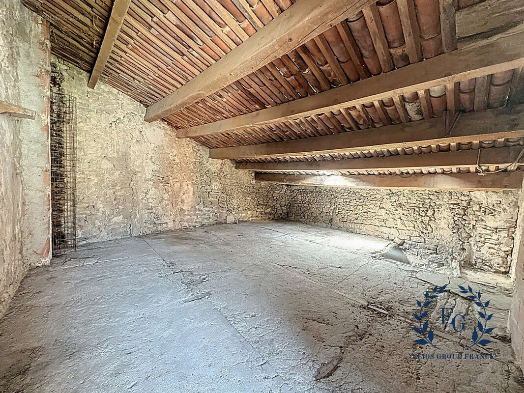 Maison à BESSE-SUR-ISSOLE