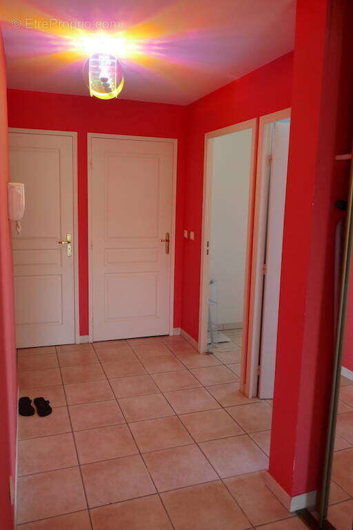  Vente en Nue-Propriété – Usufruit Viager Réservé sur F80ans - Appartement F2/3 de standing à Sanary-sur-Mer (83110) - photo 10