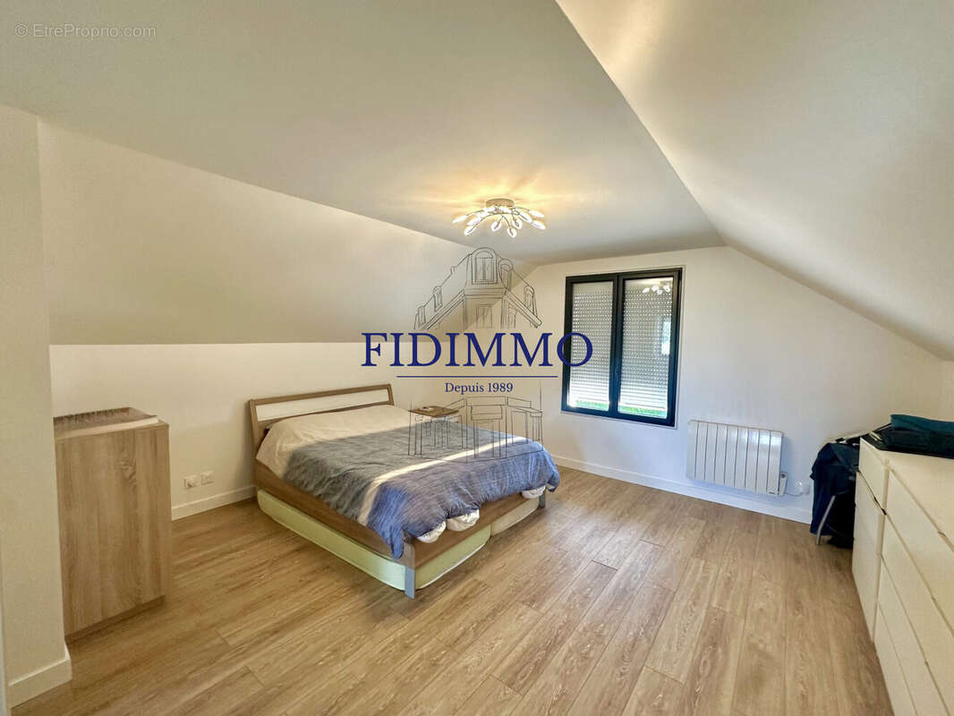 Maison à CHENNEVIERES-SUR-MARNE