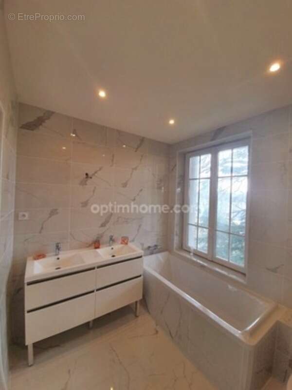 Maison à MONTMORENCY