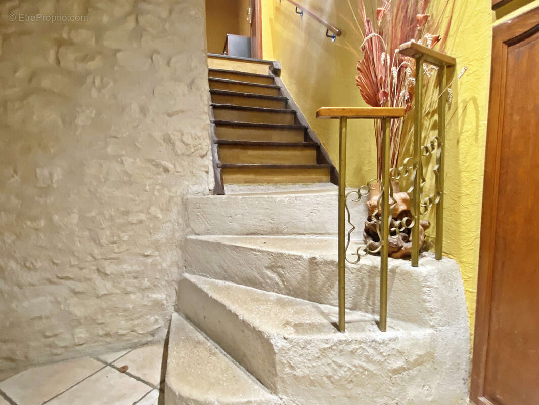 Maison à MENIL-LA-HORGNE