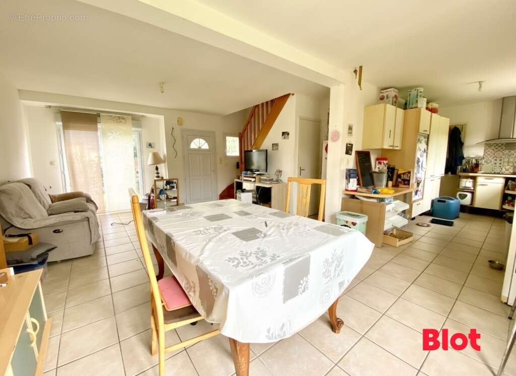 Maison à SAINT-MEEN-LE-GRAND