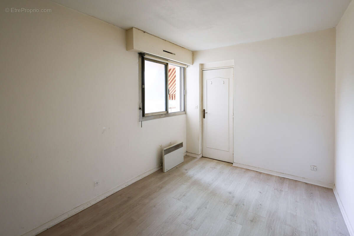 Cauderan - t3 avec ascenseur balcon et parking - photo 8