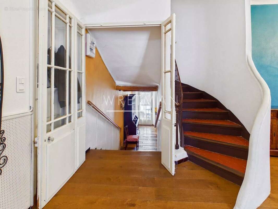 Maison à PLAN-DE-LA-TOUR