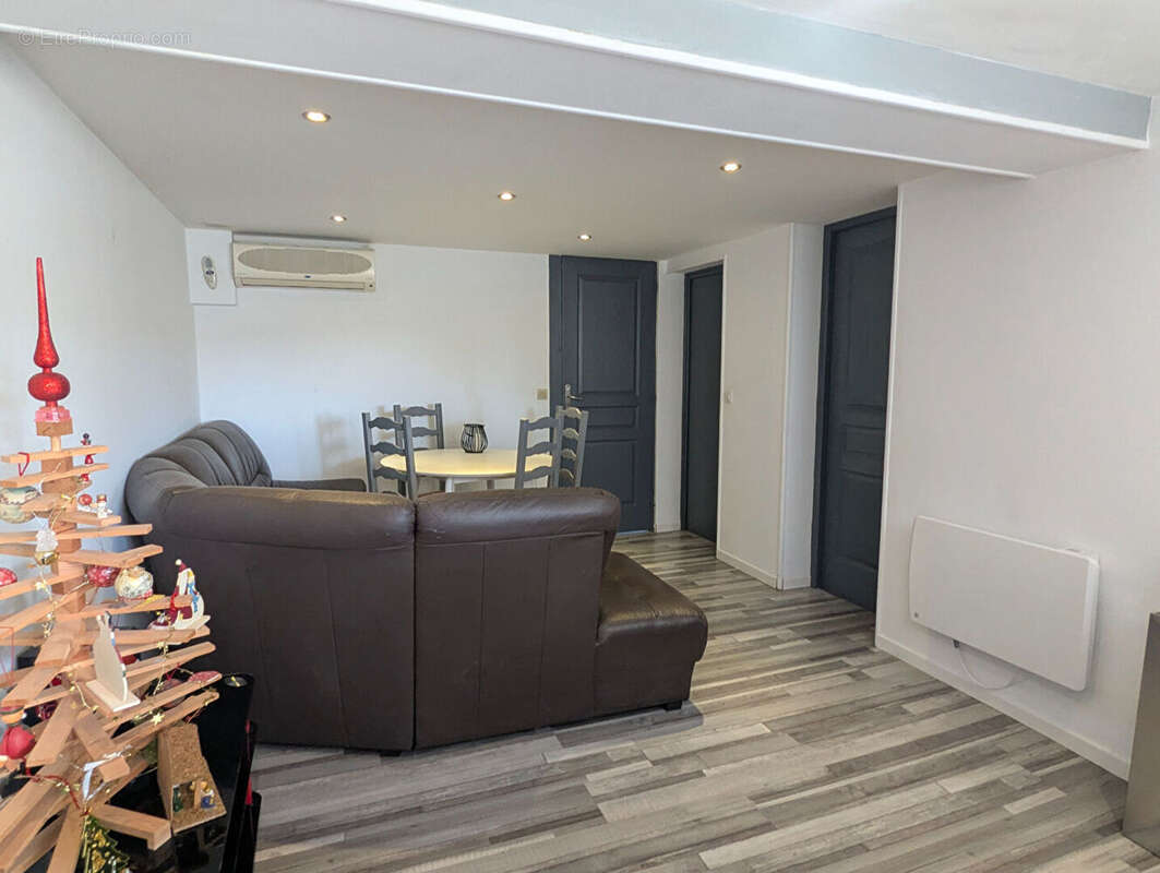 SALERNES, maison 10 pièces, 208 m² avec dépendance. - photo 9