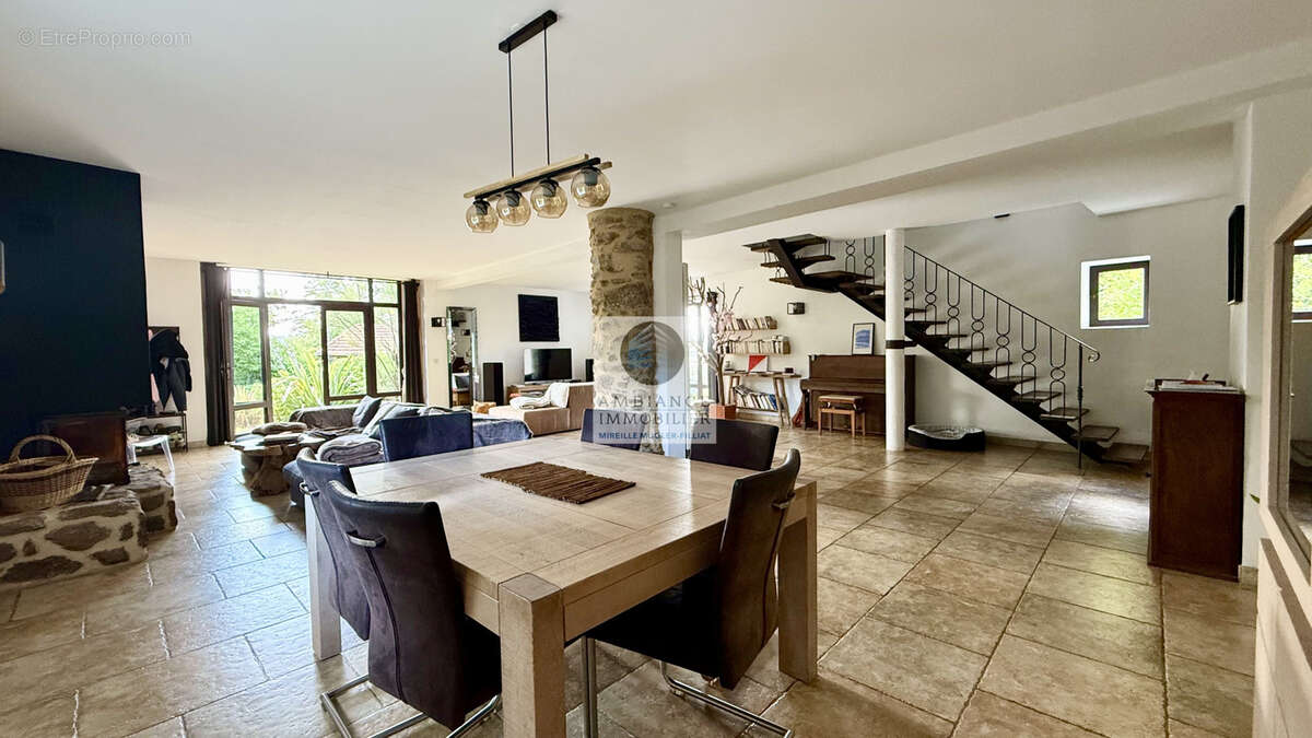 Maison à TOURNON-SUR-RHONE