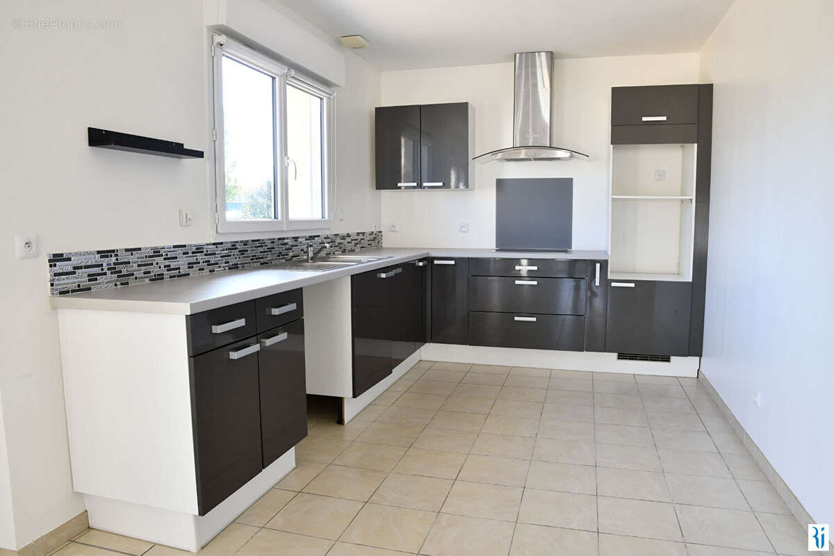 Maison à SAINT-JACQUES-SUR-DARNETAL