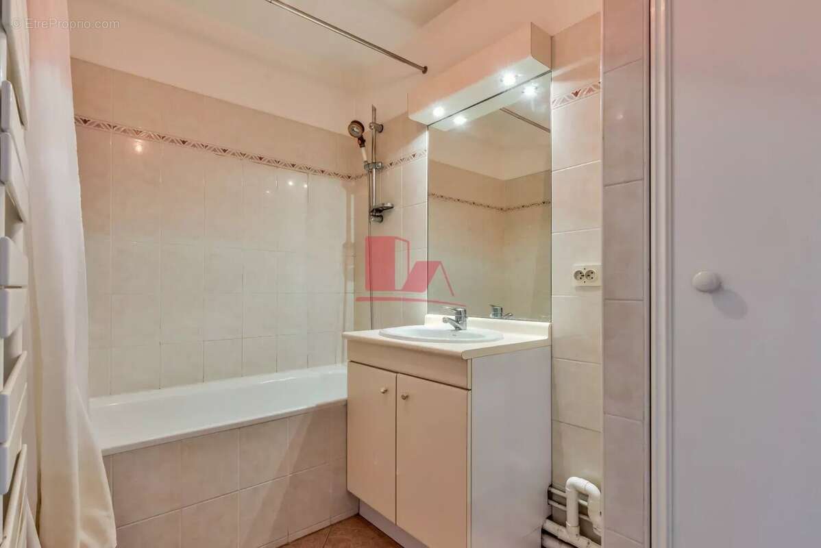 Appartement à ISSY-LES-MOULINEAUX