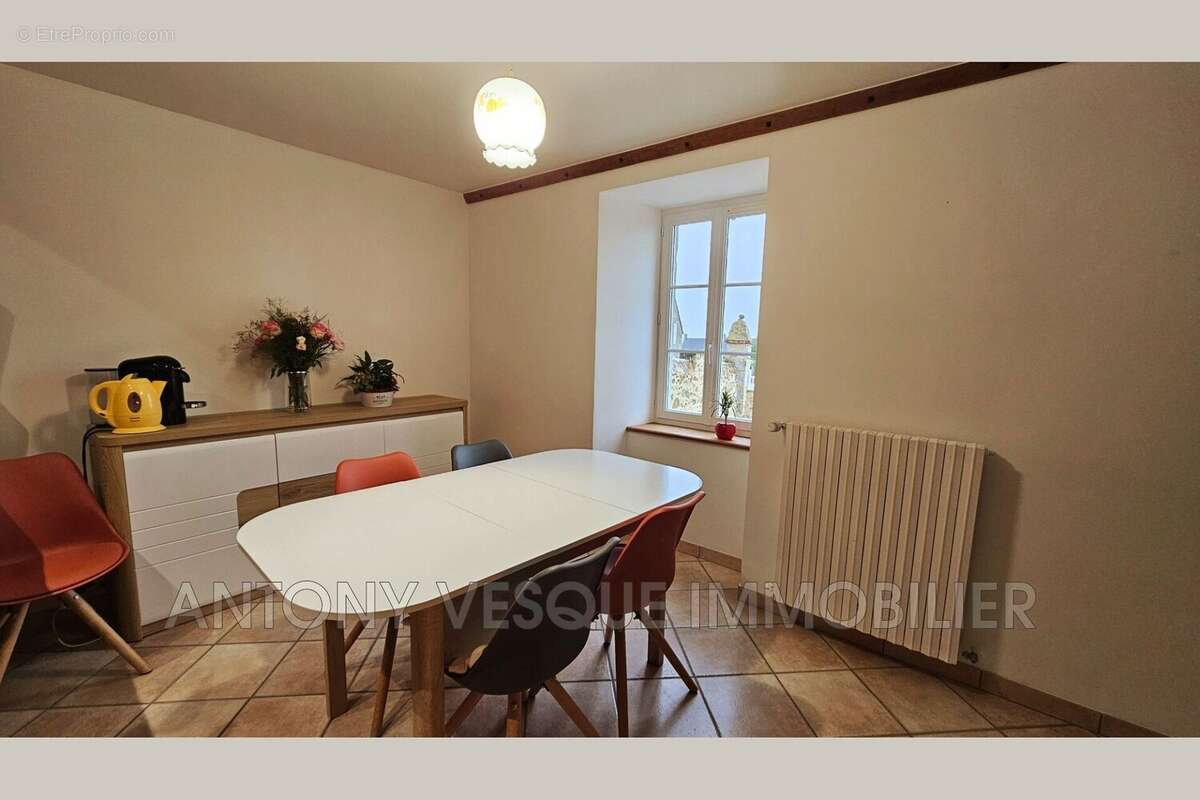 Maison à TOURVILLE-SUR-SIENNE