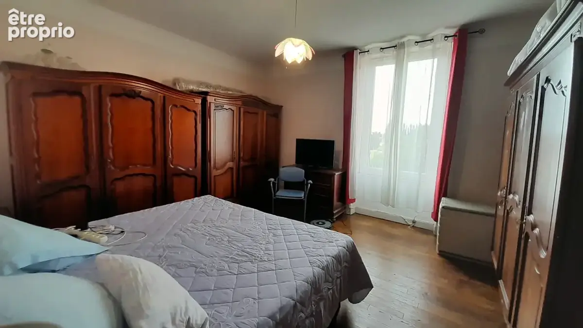 Une chambre a l'étage