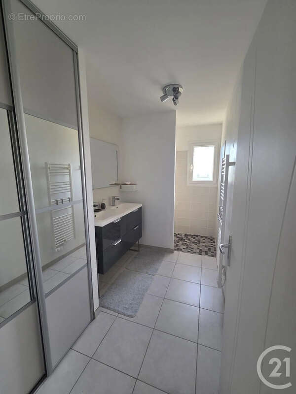 Maison à SAINT-ANTOINE-DE-FICALBA