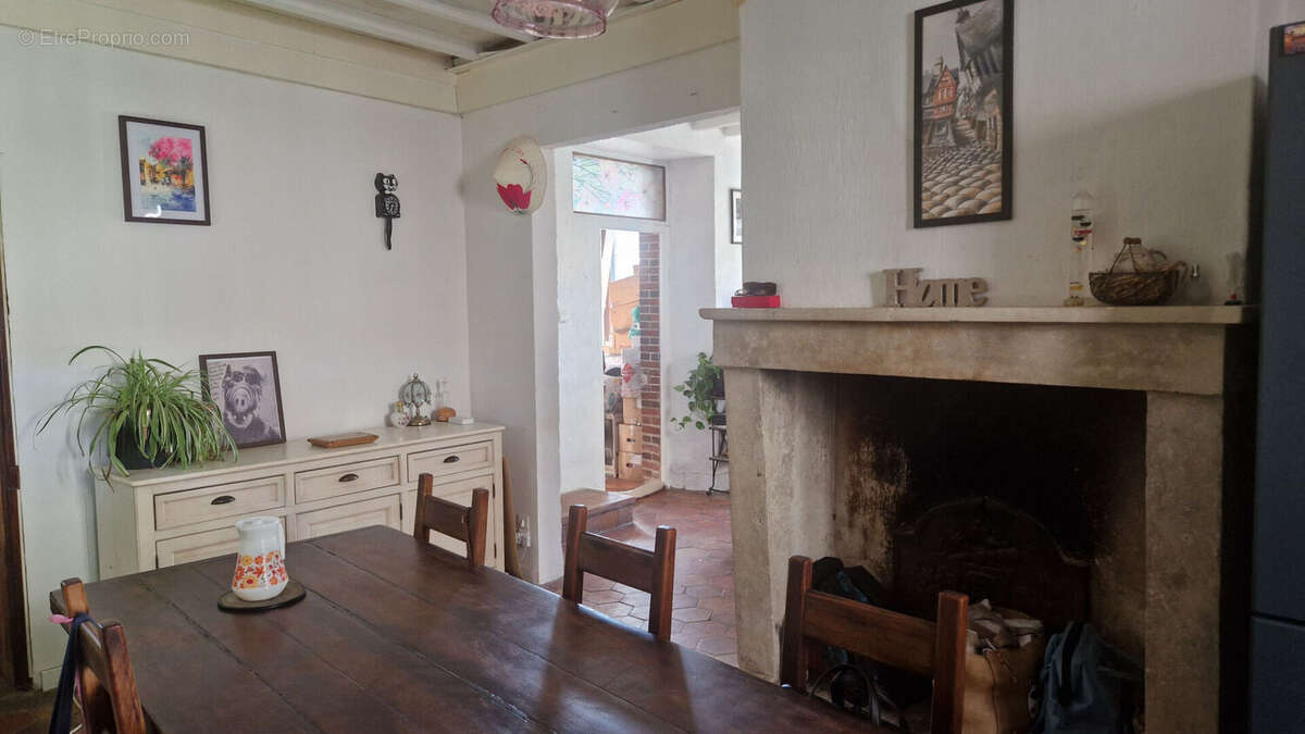Proche EPERNON : Maison de Ville Familiale avec beau potentiel - photo 3