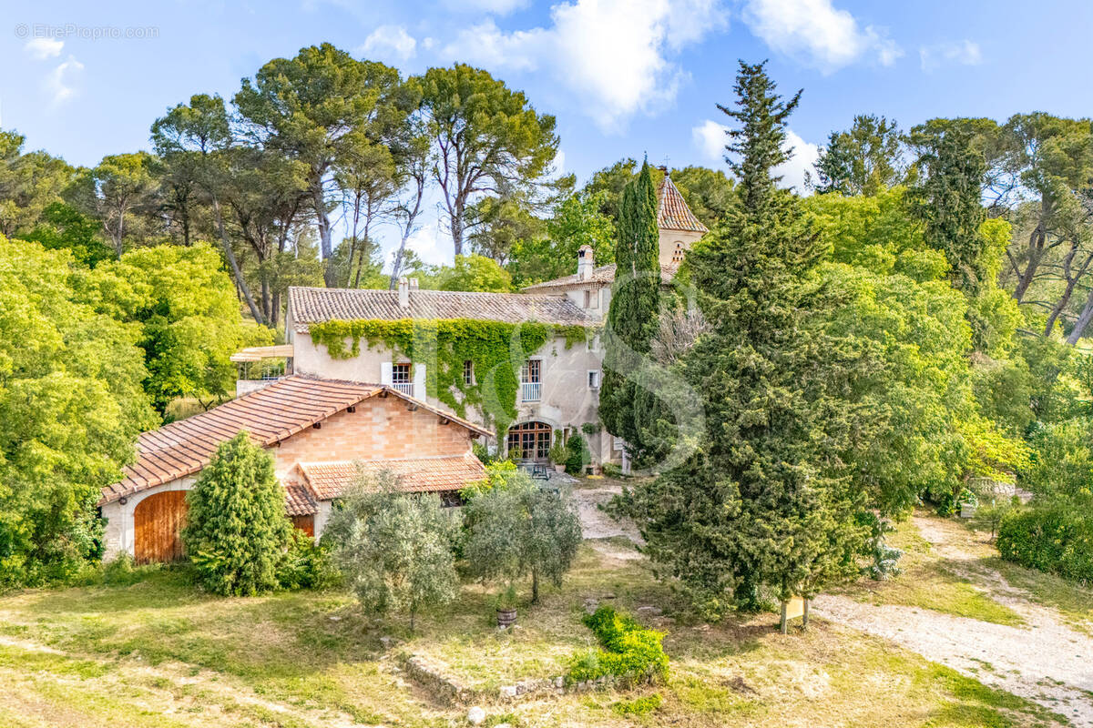 Maison à L'ISLE-SUR-LA-SORGUE