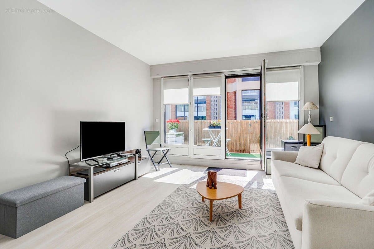 Appartement à NEUILLY-SUR-SEINE